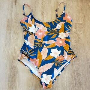 🍃 Kona Sole swimsuit Sz M